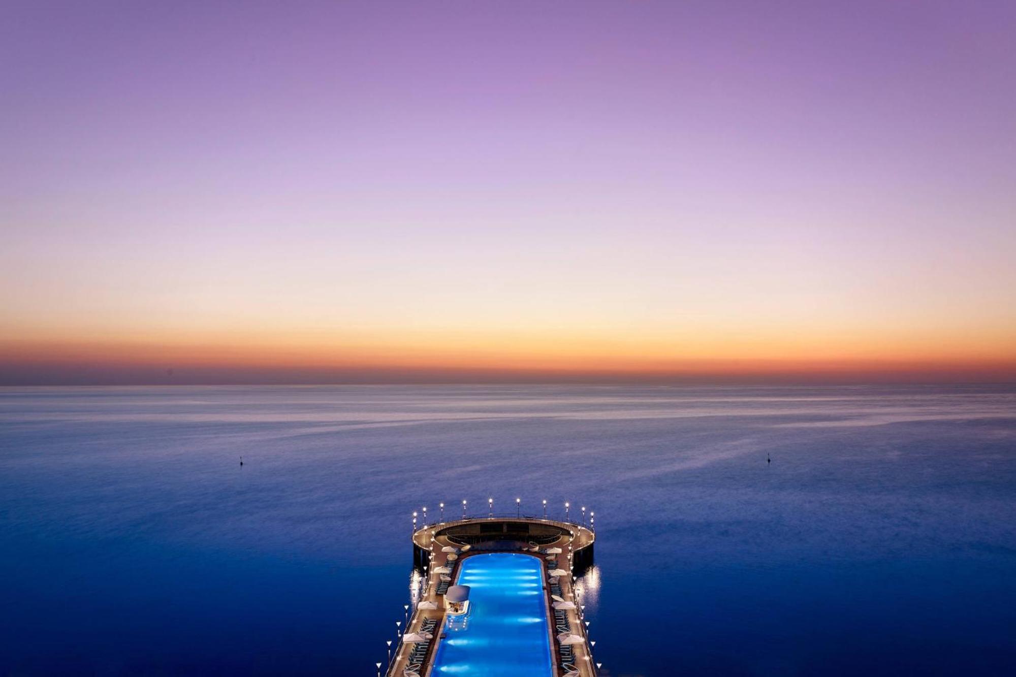 패러그래프 리조트 앤 스파 셰크베틸리, 오토그래프 컬렉션 외부 사진 The pier at sunset