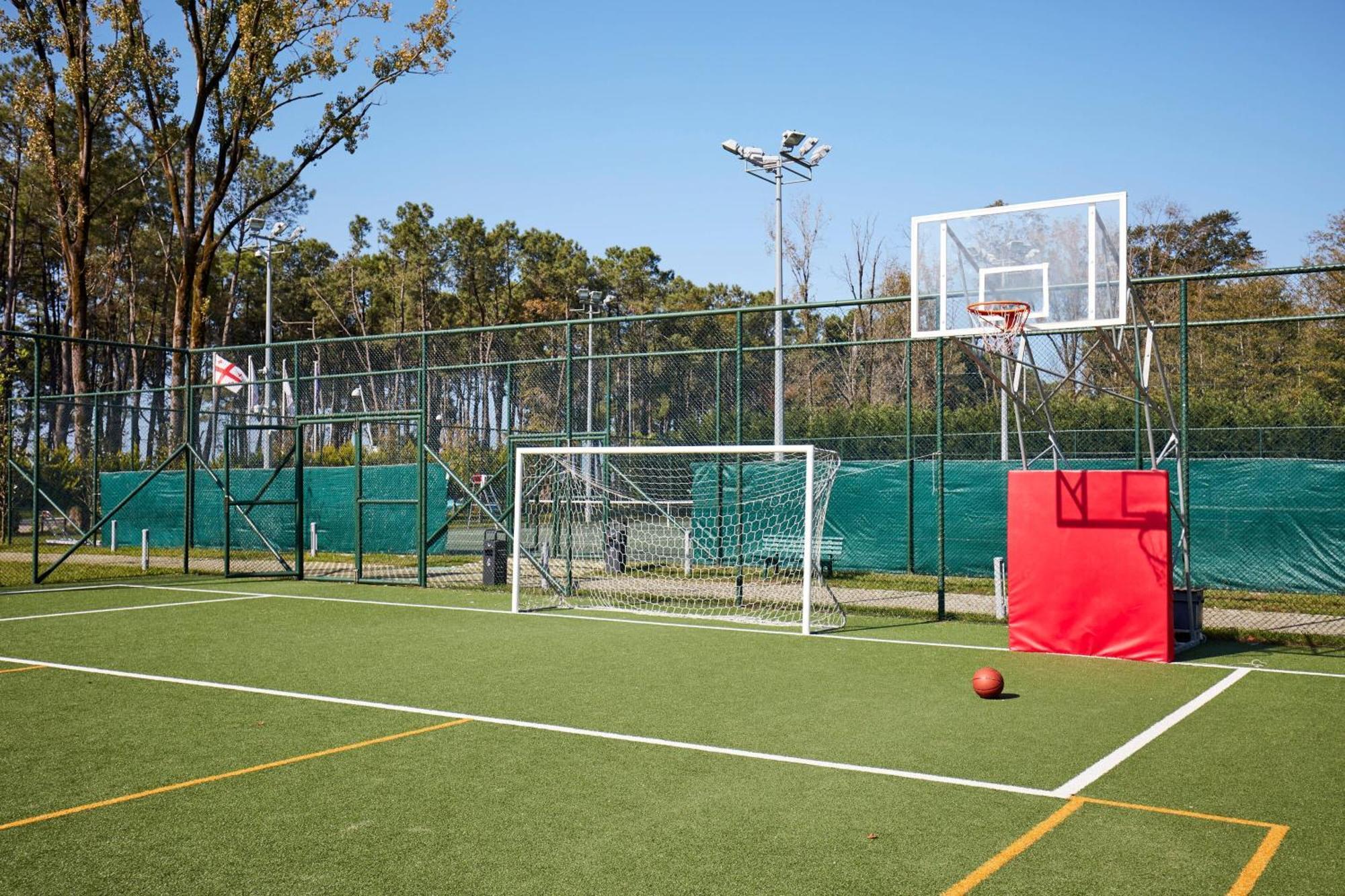 패러그래프 리조트 앤 스파 셰크베틸리, 오토그래프 컬렉션 외부 사진 Multisport field